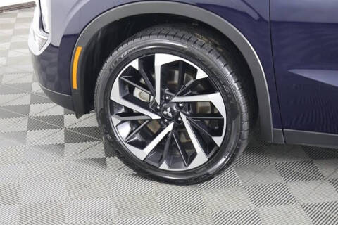 2023 Mitsubishi Outlander SE