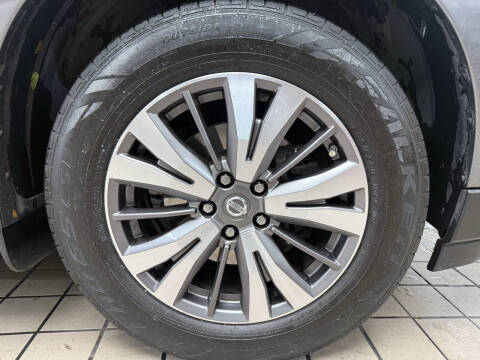 2017 Nissan Pathfinder SV