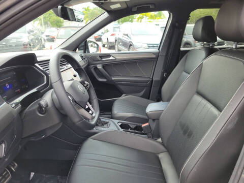 2022 Volkswagen Tiguan SE R-Line Black