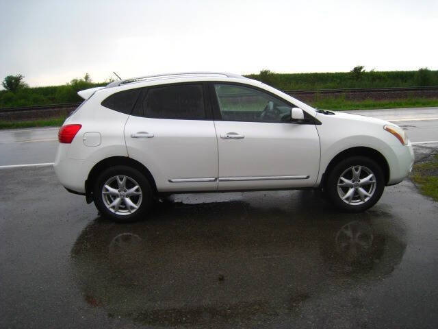 Nissan Rogue's photo