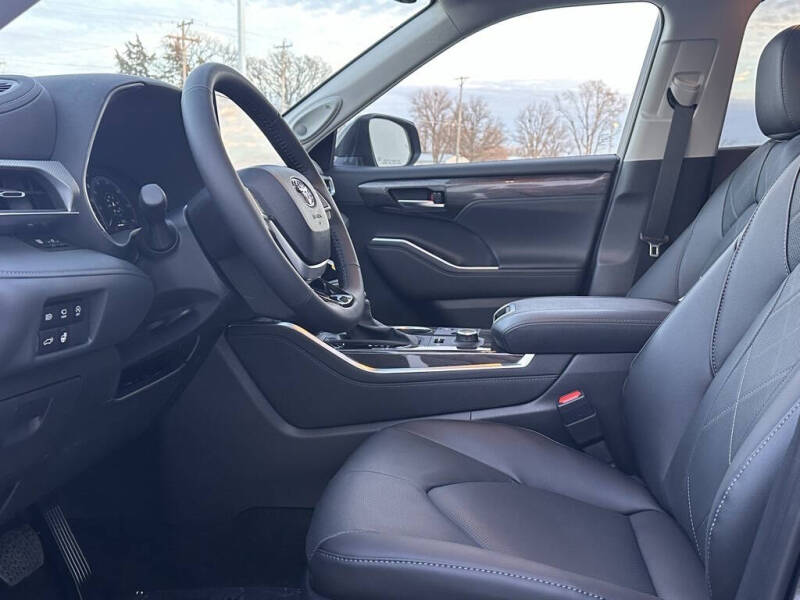 2026 Toyota Highlander Platinum