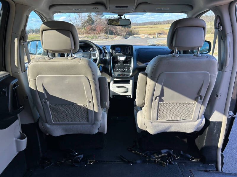 2011 Chrysler Town and Country Touring-L