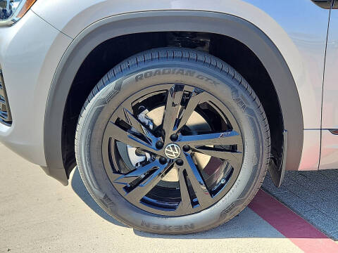 2026 Volkswagen Atlas Cross Sport SEL R-Line Black 4Motion