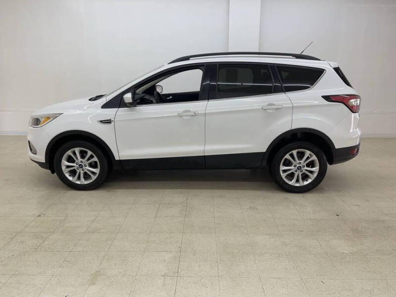 Used 2018 Ford Escape SE with VIN 1FMCU0GD9JUD19140 for sale in Celina, OH