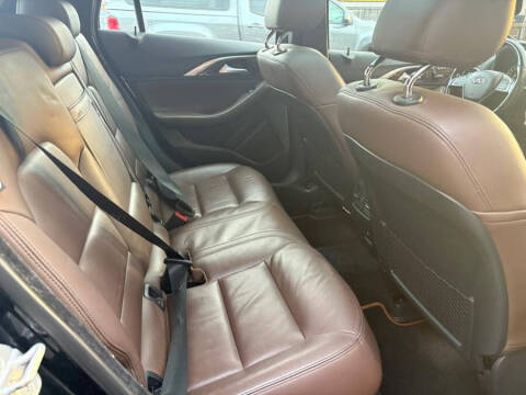 2017 Infiniti QX30 Premium