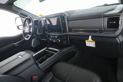 2025 Ford F-450 Super Duty Platinum