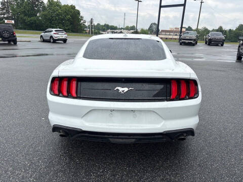 2022 Ford Mustang EcoBoost