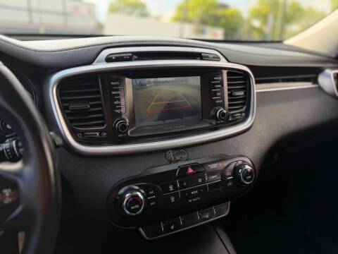 2017 Kia Sorento LX