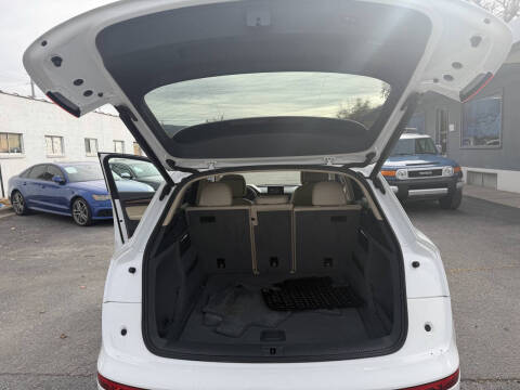 2018 Audi Q5 2.0T quattro Premium Plus