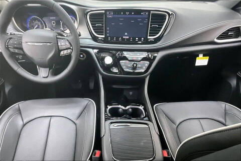 2027 Chrysler Pacifica Limited