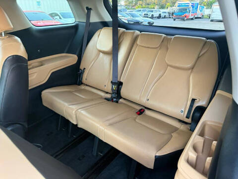 2024 Kia Carnival LX