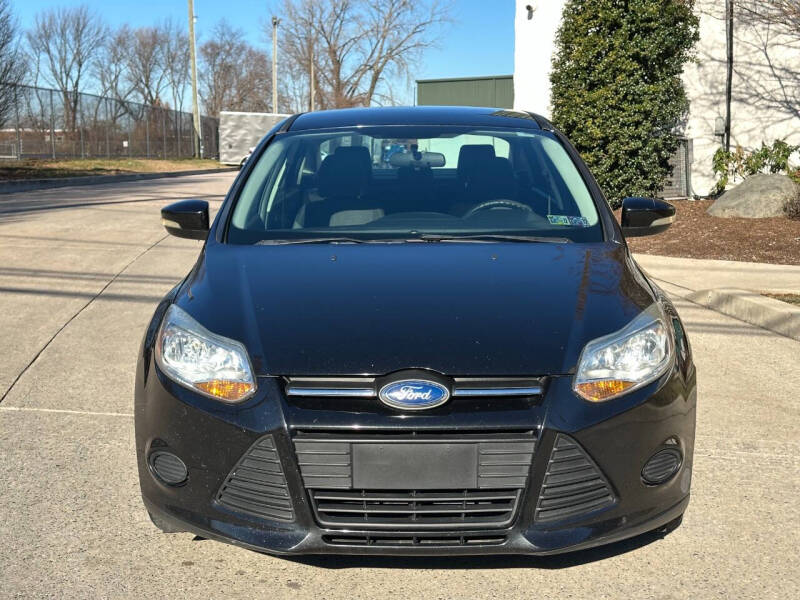 2014 Ford Focus SE photo 2