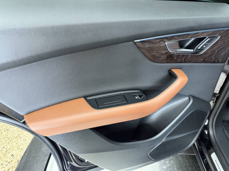 2019 Audi Q8 quattro Premium Plus 55 TFSI