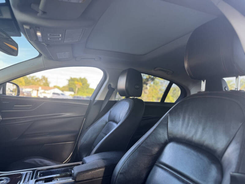 2018 Jaguar XE 25t Prestige