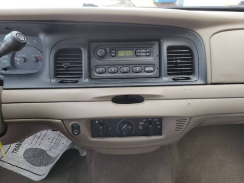 2004 Ford Crown Victoria