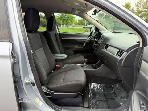 2016 Mitsubishi Outlander ES