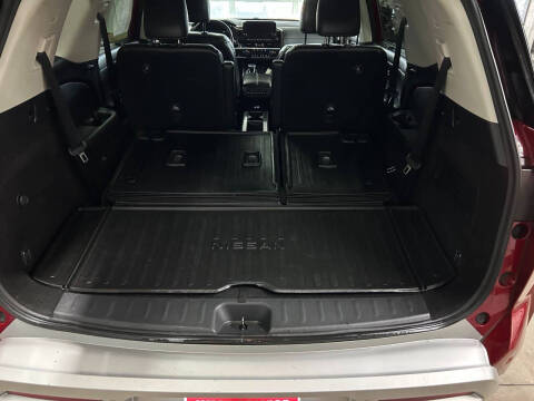 2022 Nissan Pathfinder SL