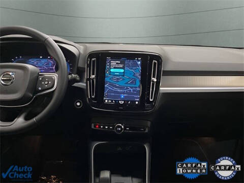 2025 Volvo XC40 B5 Core Bright Theme