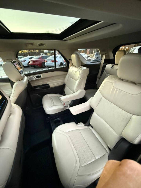 2020 Ford Explorer Platinum