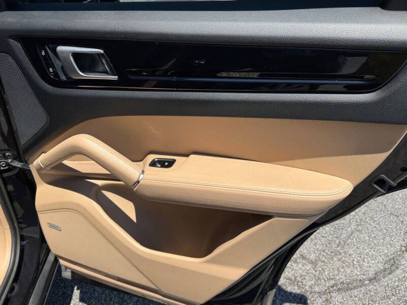 2019 Porsche Cayenne E-Hybrid