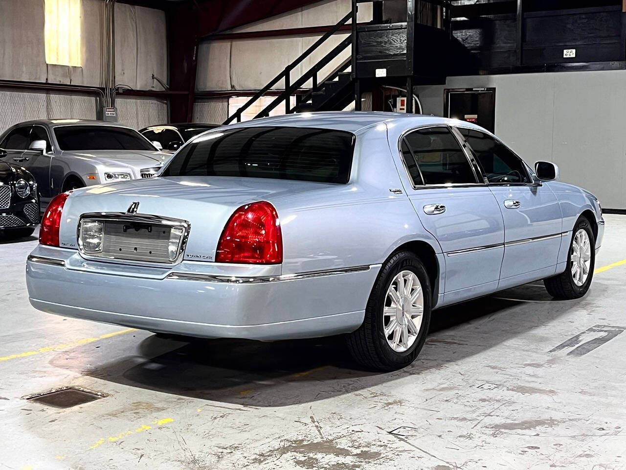 2010 Lincoln Town Car for sale at Carnival Car Company in Victoria, TX