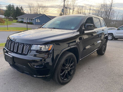 2019 Jeep Grand Cherokee for sale at COUNTRY SAAB OF ORANGE COUNTY in Florida NY