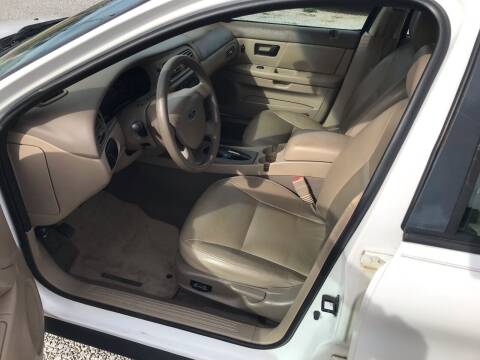 2004 Ford Taurus for sale at B AND S AUTO SALES in Meridianville AL