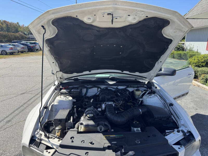 2007 Ford Mustang V6 Deluxe