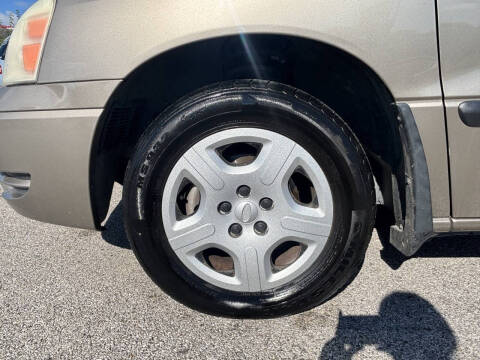 2005 Ford Freestar SE