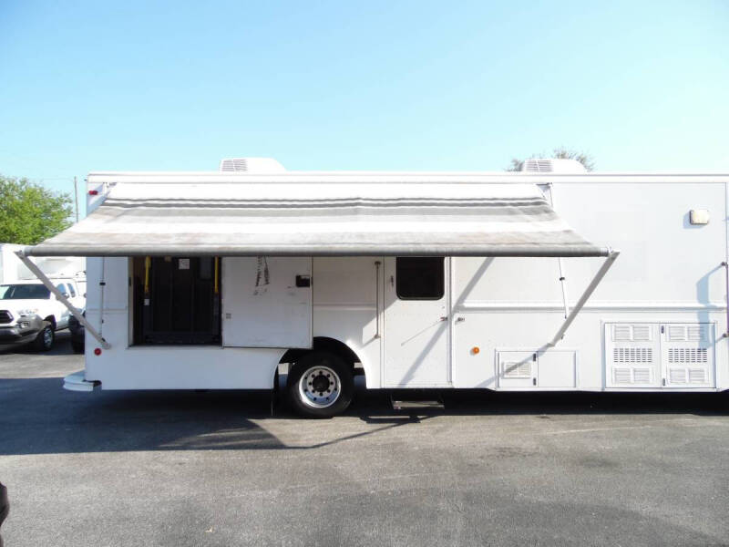 2003 Freightliner MT55 Chassis