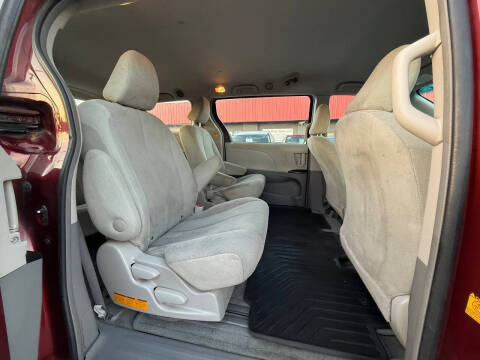 2011 Toyota Sienna Base 7-Passenger