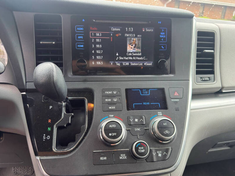 2017 Toyota Sienna