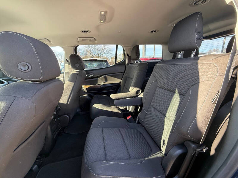 2017 GMC Acadia SLE-2