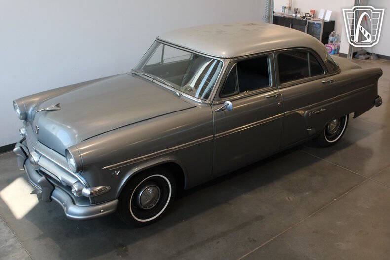 1954 Ford Crestline