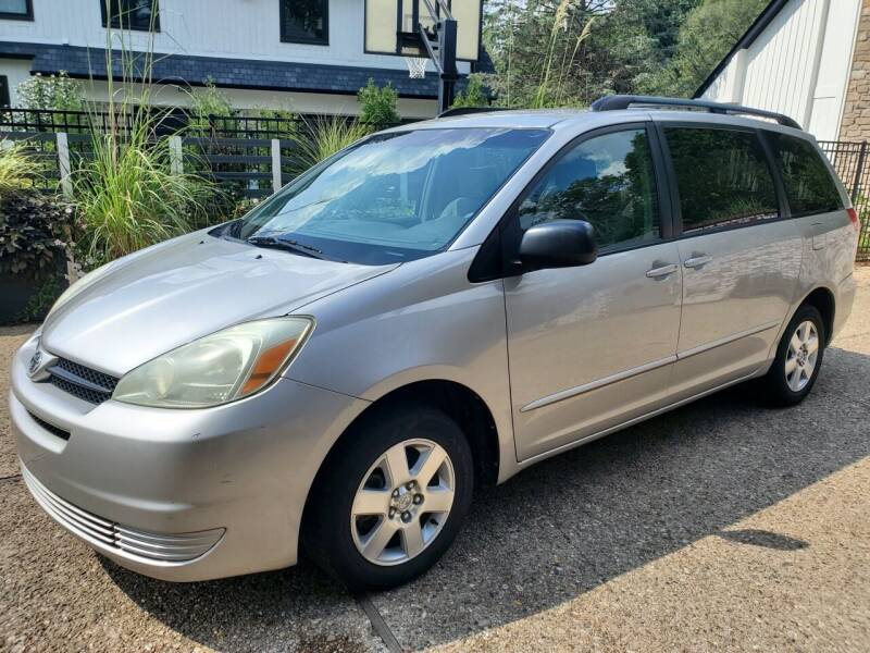 2004 Toyota Sienna for sale at AUTO AND PARTS LOCATOR CO. in Carmel IN