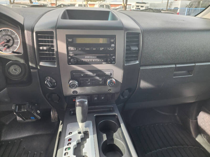 2011 Nissan Titan SV