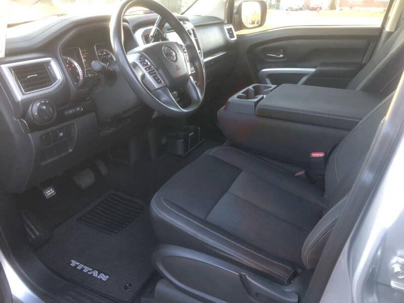 2019 Nissan Titan SV