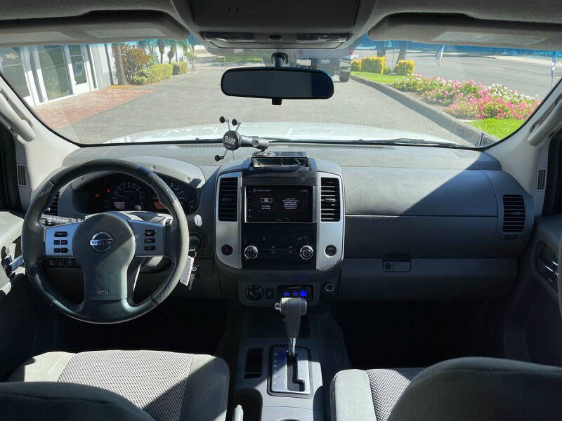 2016 Nissan Frontier SV