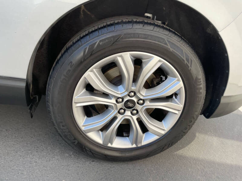 2023 Ford Edge Titanium