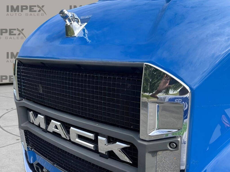 2023 Mack MD6