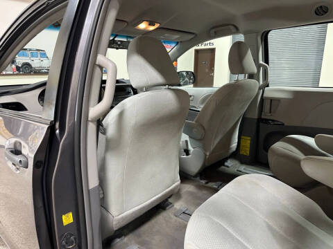 2012 Toyota Sienna
