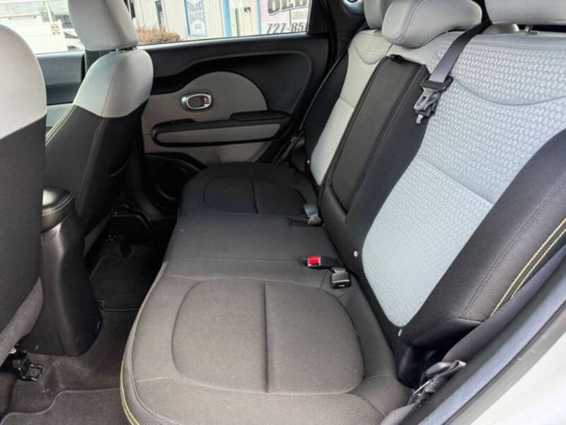 2015 Kia Soul +
