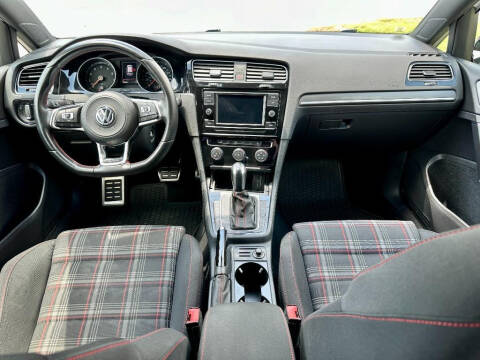 2021 Volkswagen Golf GTI SE