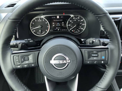 2025 Nissan Pathfinder SL