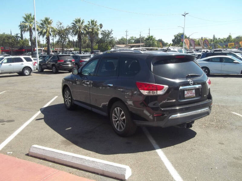 2014 Nissan Pathfinder null photo 11