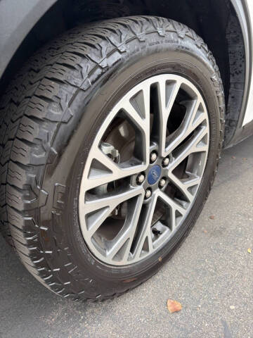 2020 Ford Escape SEL