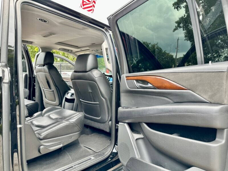 2018 Cadillac Escalade SUV - $34,995