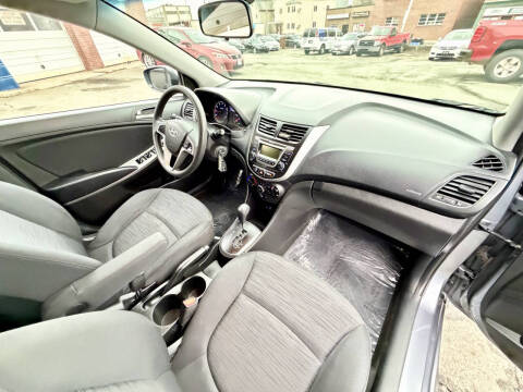 2017 Hyundai Accent SE