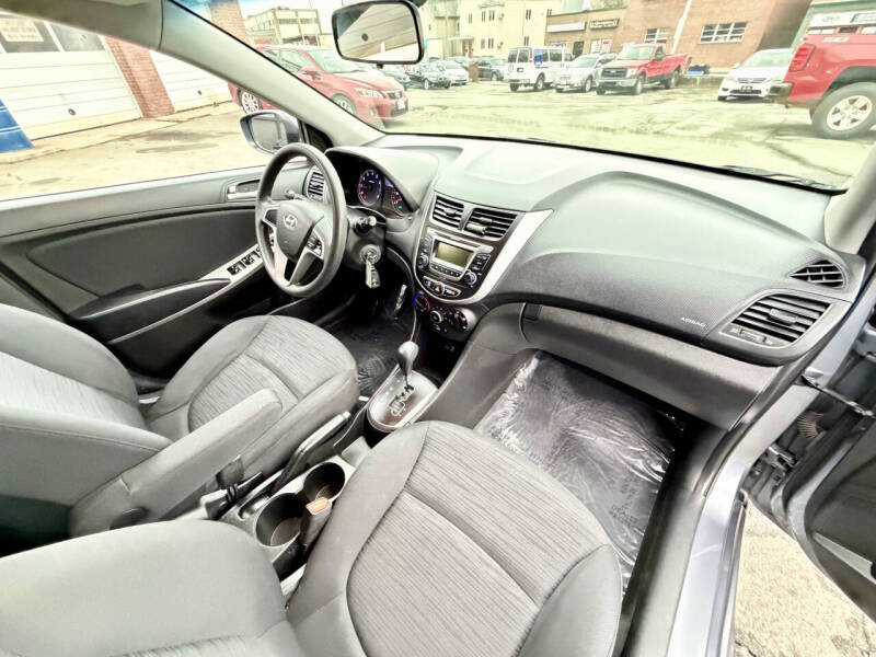 2017 Hyundai Accent SE