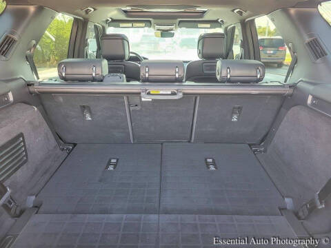 2024 Land Rover Discovery P300 Dynamic SE